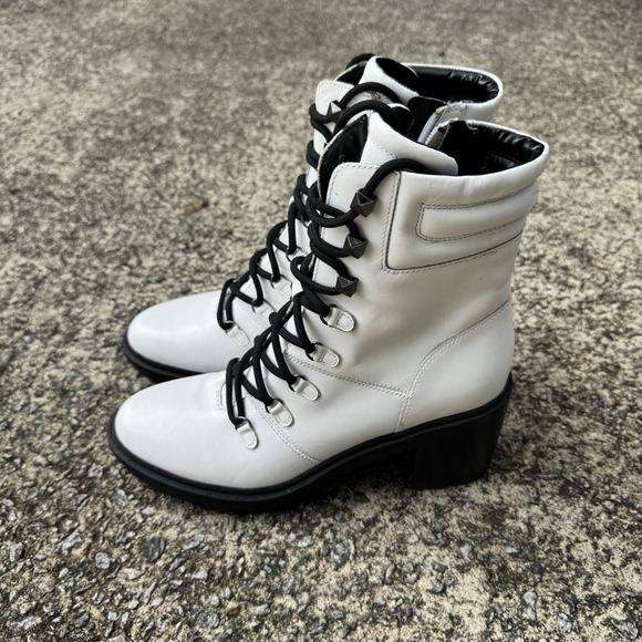 Marc Fisher Women's Sz 8 M Laboni Boot White Leather Combat With Black Lug Sole - Picture 4 of 15